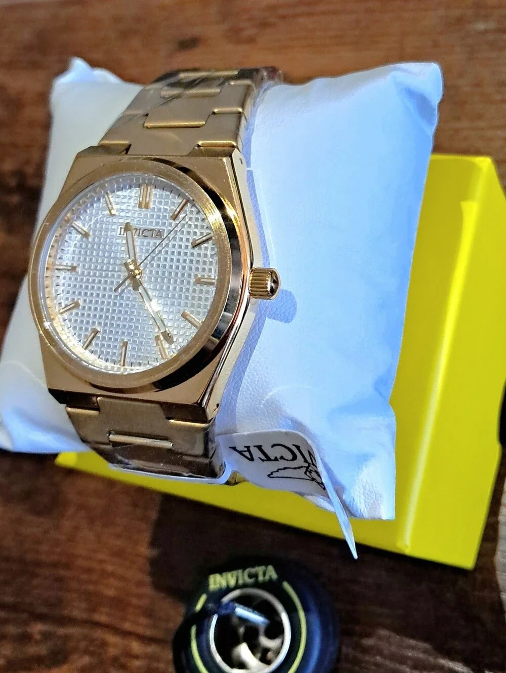 Invicta celestial men